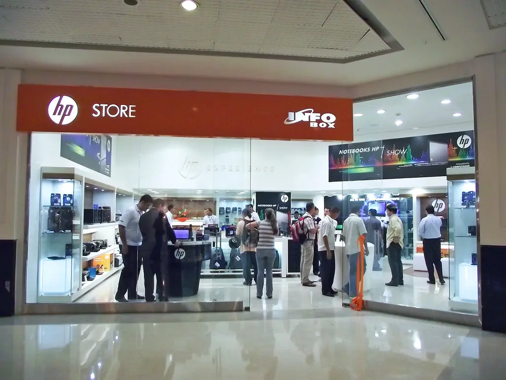 Loja de tecnologia em aeroporto