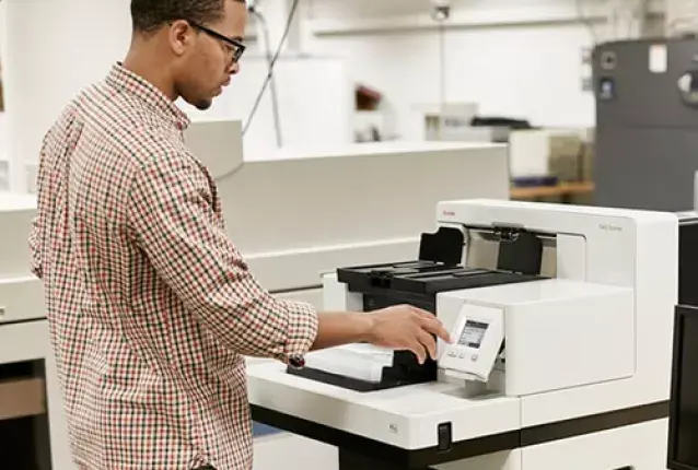 Scanner Kodak em operação