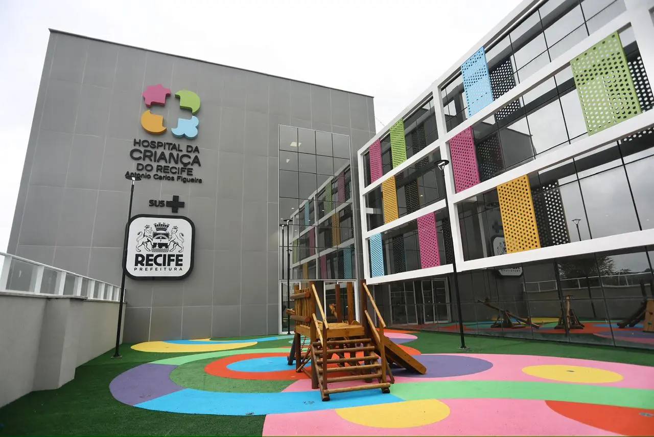 Fachada do Hospital da Criança do Recife, inaugurado em 2026 com uma jornada digital paperless da Green
